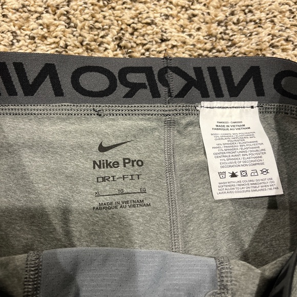 Boys Gray 3/4 Nike Pro Compression Tights - Picture 3 of 3